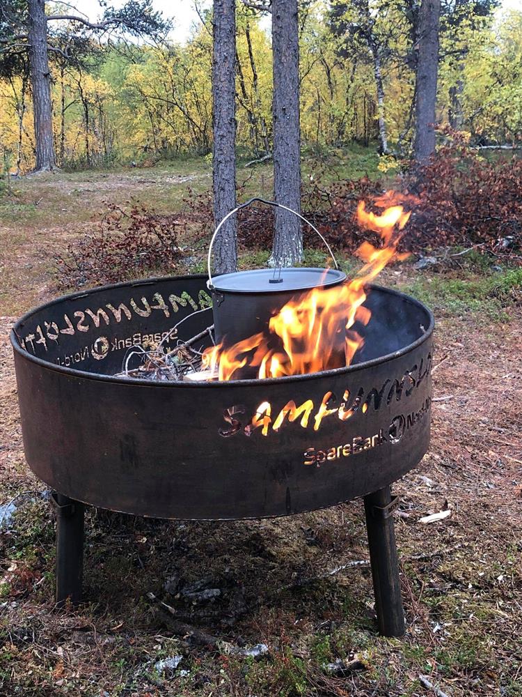 Deaddil ja stuora govva ihtá