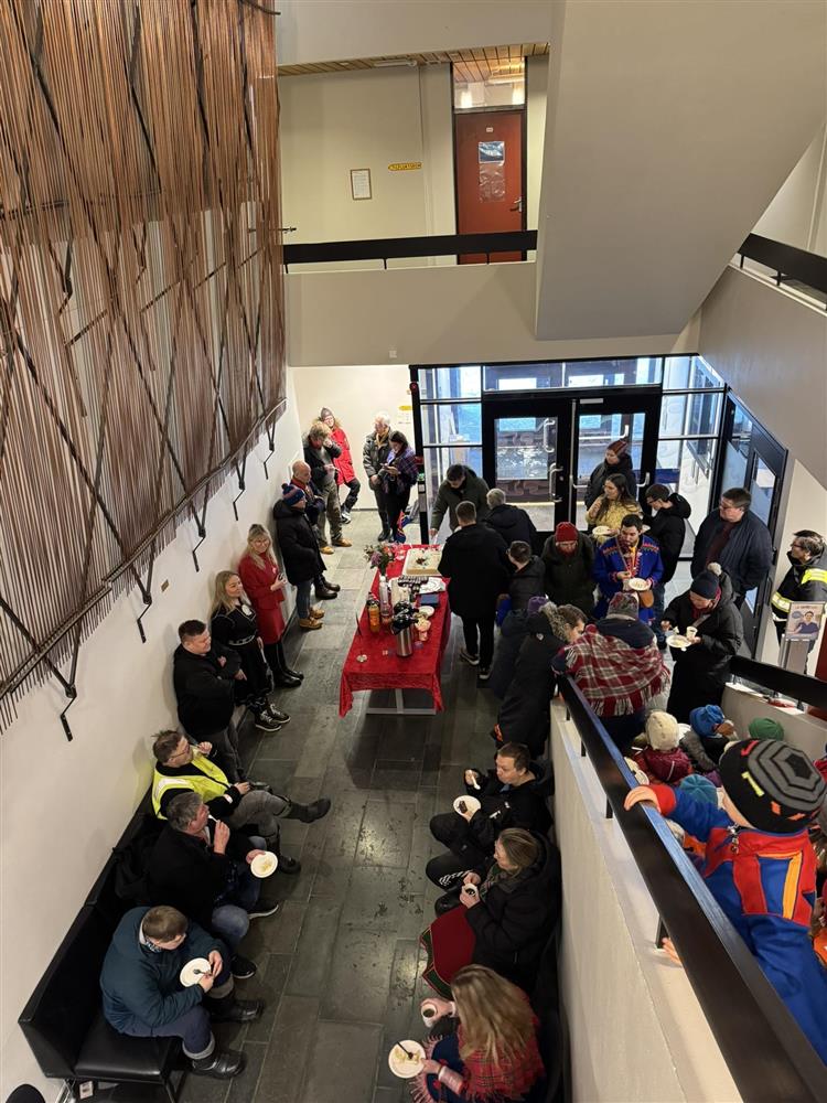 Deaddil ja stuora govva ihtá